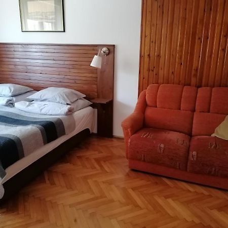Szatmari Apartman มิชโคลซ์ ภายนอก รูปภาพ