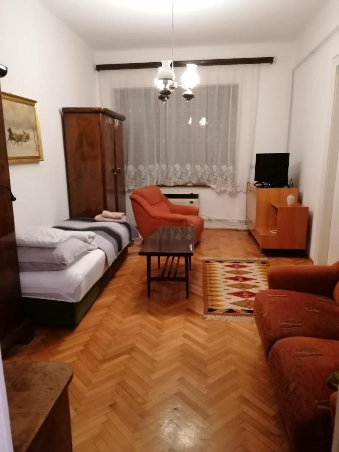 Szatmari Apartman มิชโคลซ์ ภายนอก รูปภาพ