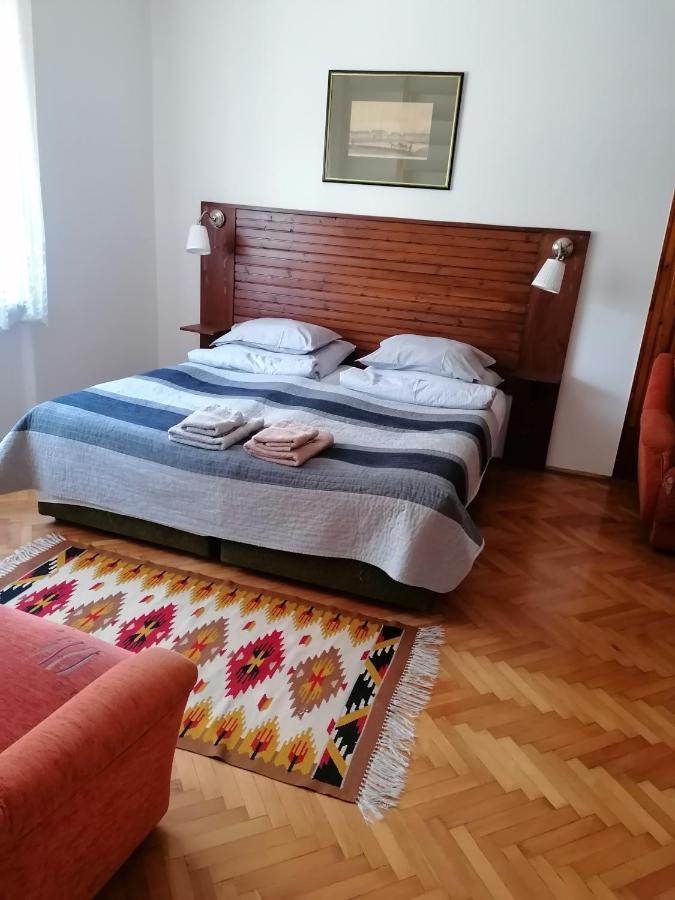 Szatmari Apartman มิชโคลซ์ ภายนอก รูปภาพ